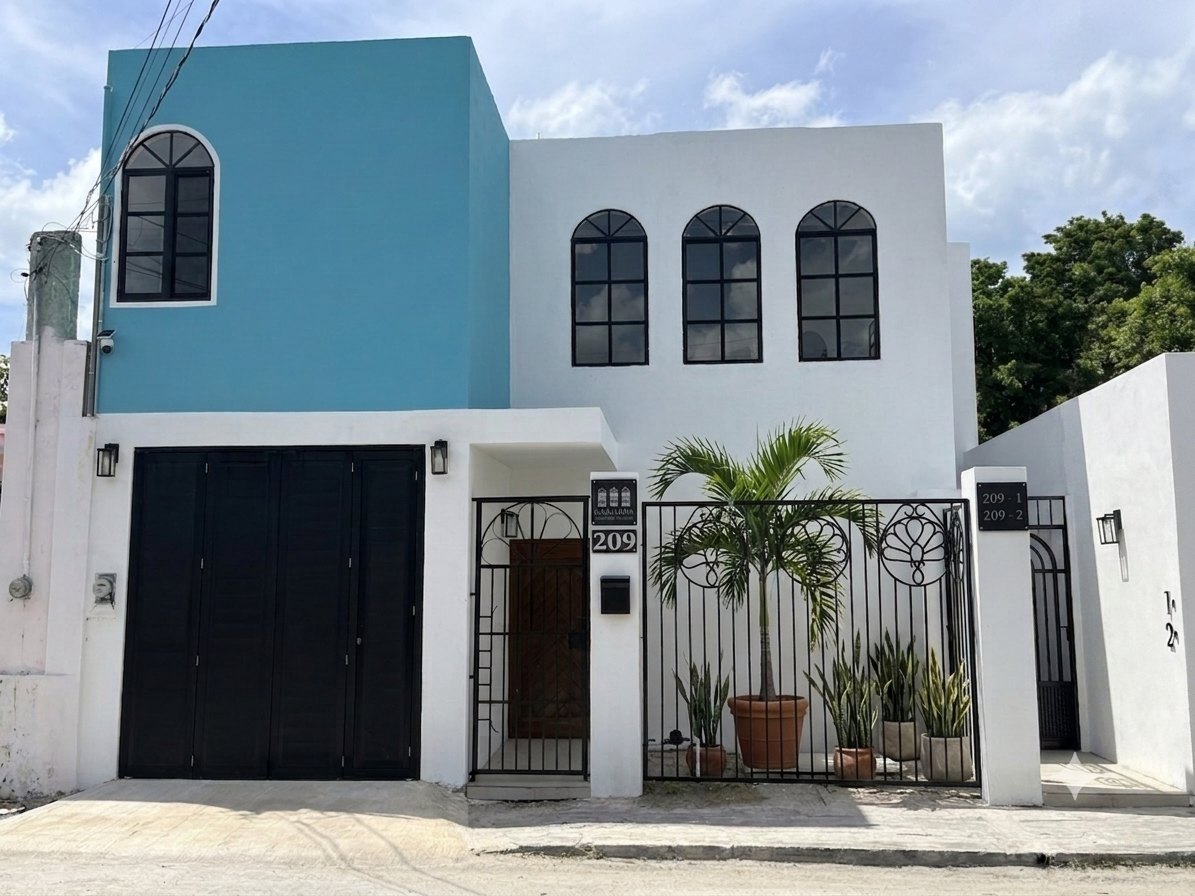 Casa Aida street frontage at 209, Progreso